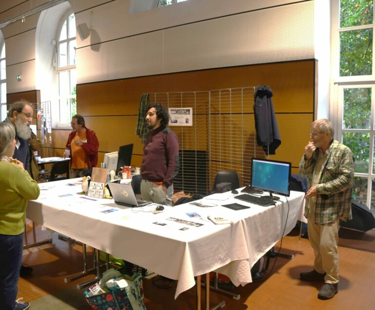 Stand Linux-Nantes - Vue latérale droite (CC-BY-NC-ND)